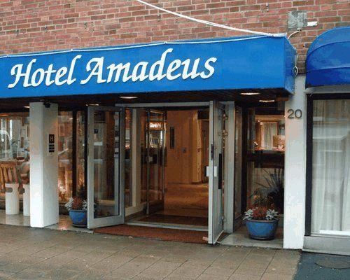 Hotel Amadeus Хальмстад Экстерьер фото